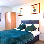 Sidemersey Livings- Central And Quiet 2-Bedroom Flat With A View