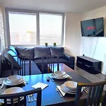 Sidemersey Livings- Central And Quiet 2-Bedroom Flat With A View