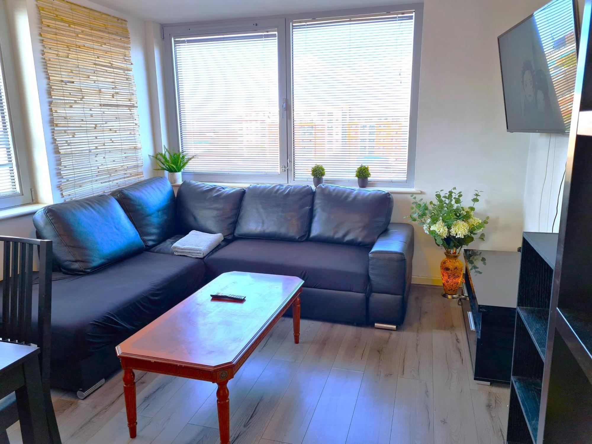 Sidemersey Livings- And Quiet 2-bedroom Flat With A View *